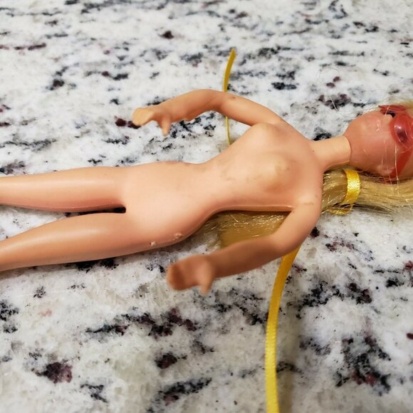 Vintage Mattel Rock Flower Doll Heather With Sunglasses Blonde 1970 Hong Kong - Picture 2 of 6